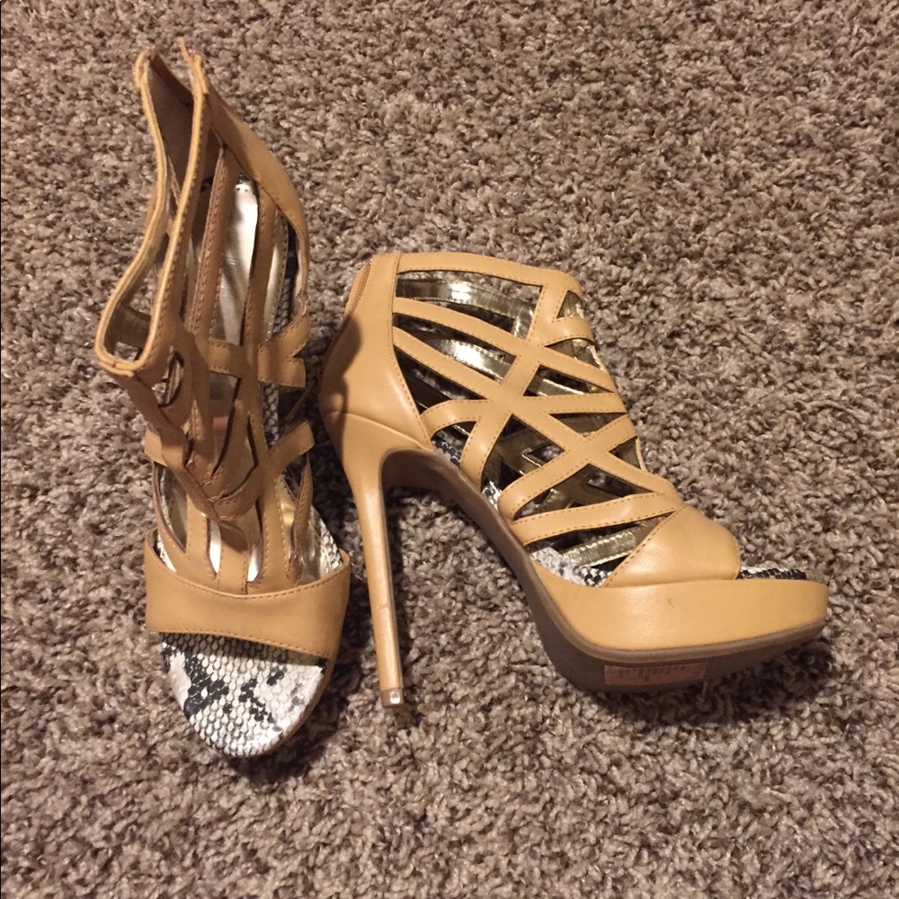 Tan Report Roarke caged platform heel